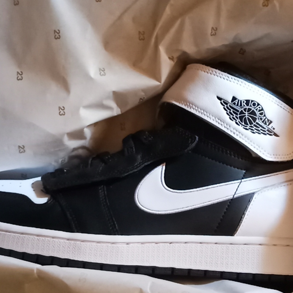 Jordan 1 flyease